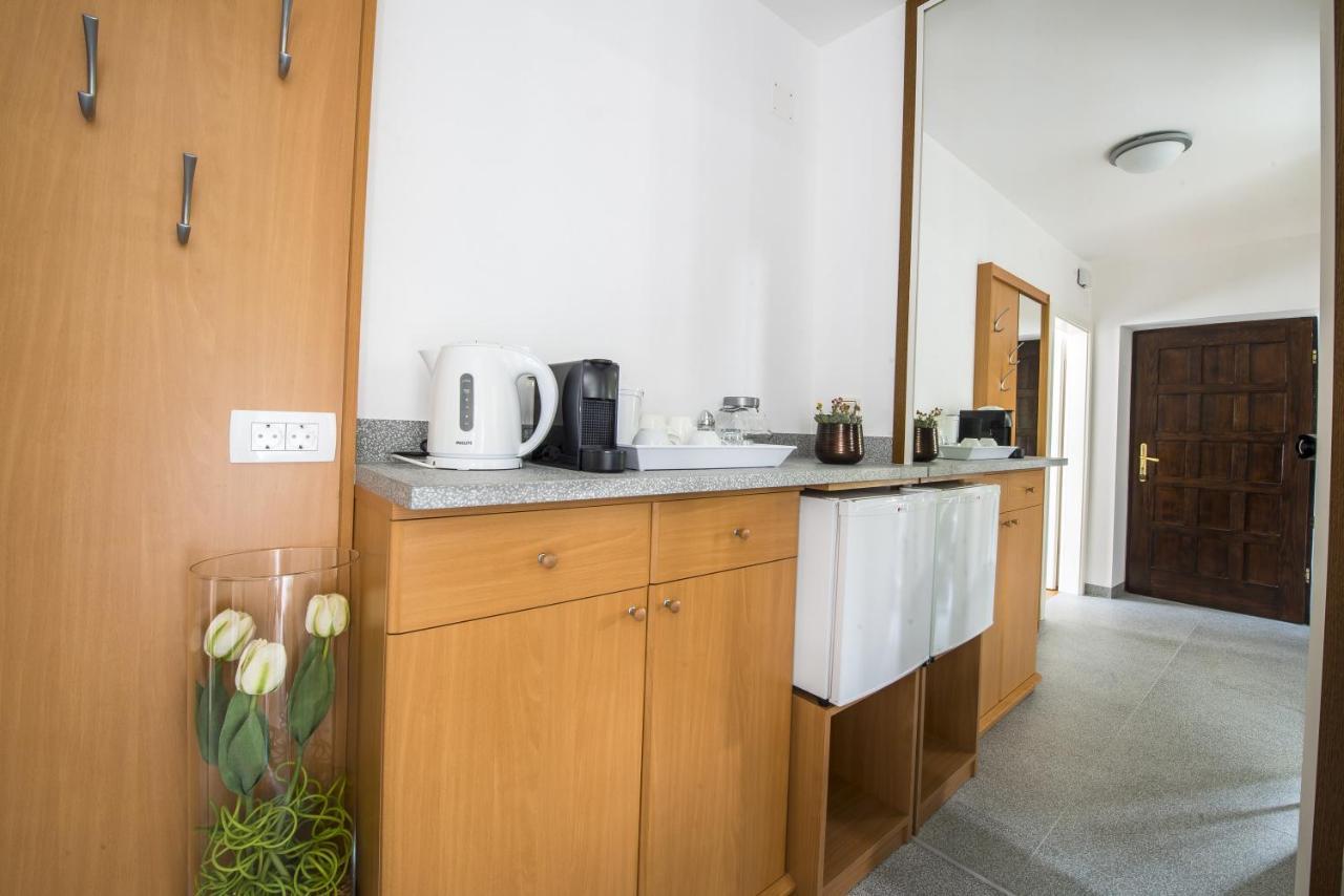 Homestay Ostan โบเว็ก ภายนอก รูปภาพ